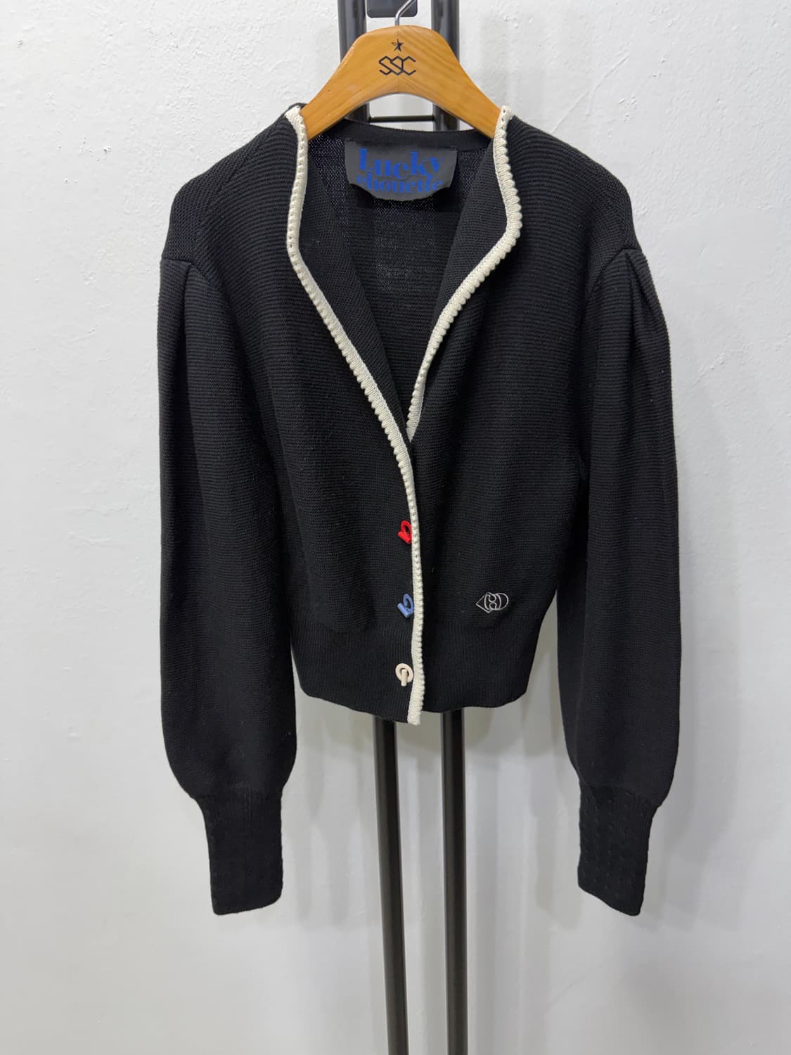 정품) 럭키슈에뜨 22ss 블랙 가디건 F 상품이미지1