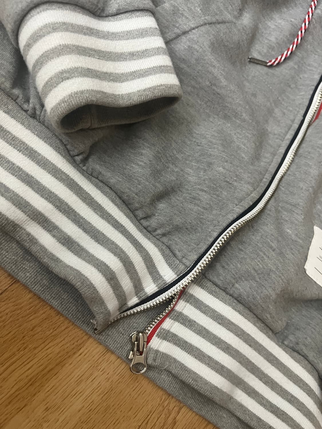 톰브라운 후드집업 상품이미지4