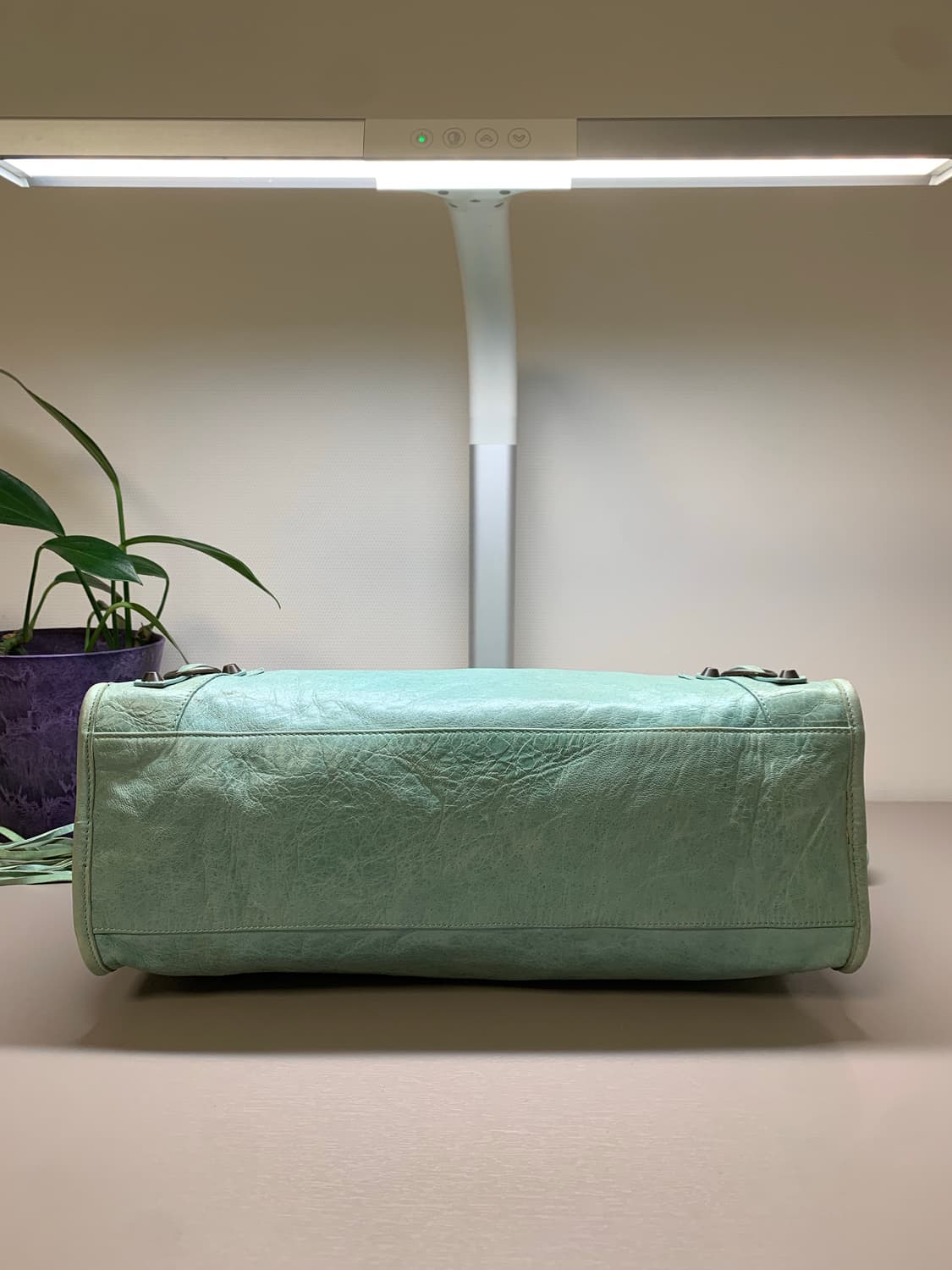 발렌시아가 클래식 모터백 네오민트 상품이미지4