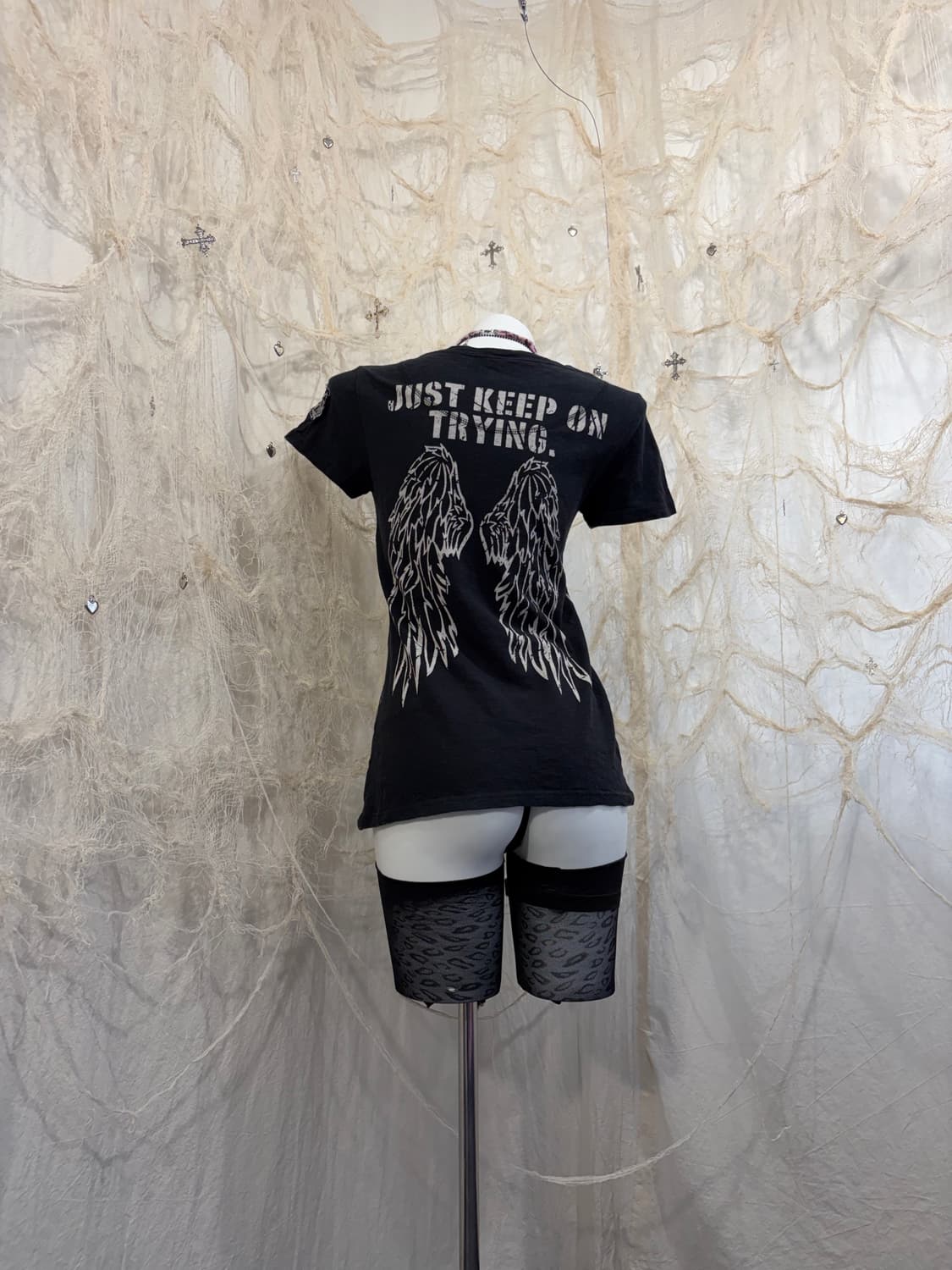 Y2K lettering Layered back angel T-shirt 상품이미지3