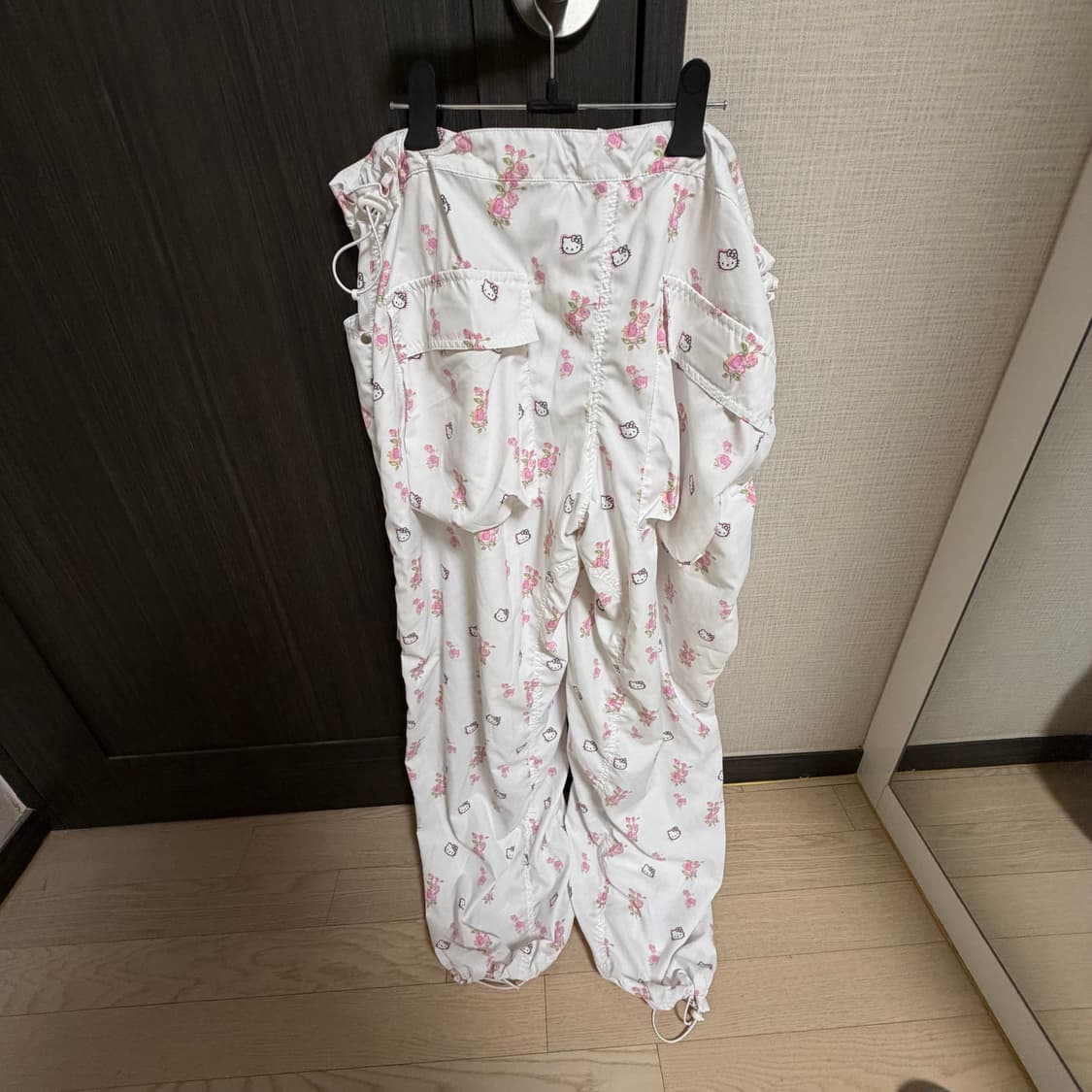 Open YY x Hello Kitty 헬로키티 파라슈트 팬츠 사이즈 3 상품이미지4