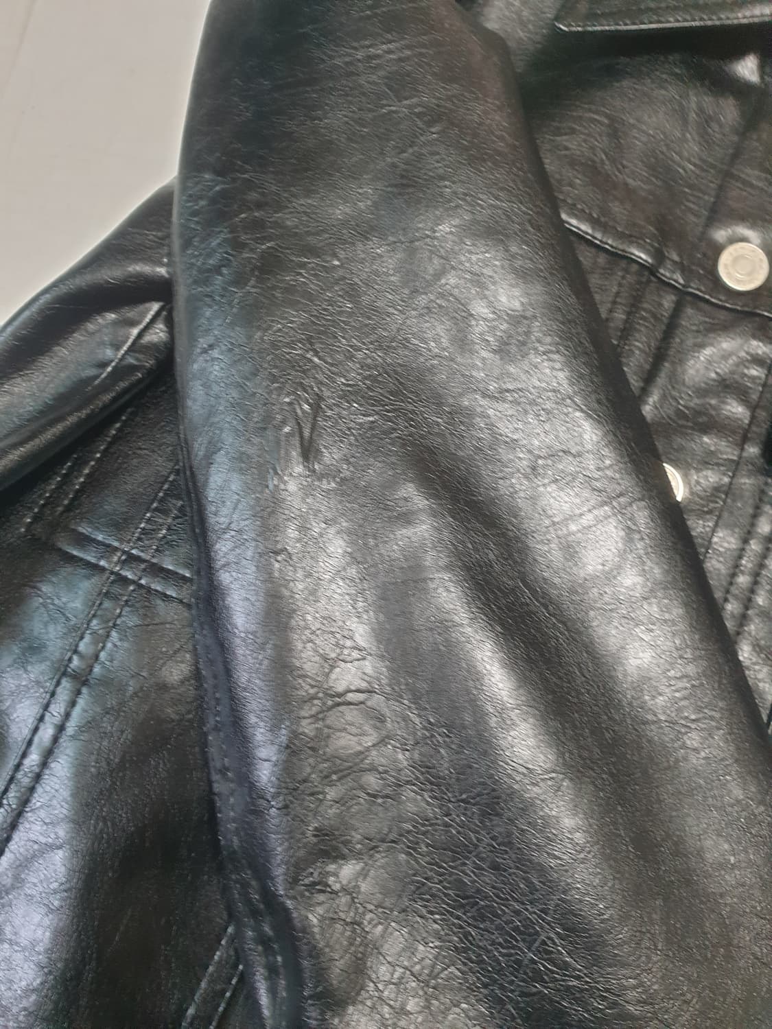 오르 블랙 비건레더 트러커 자켓 상품이미지2
