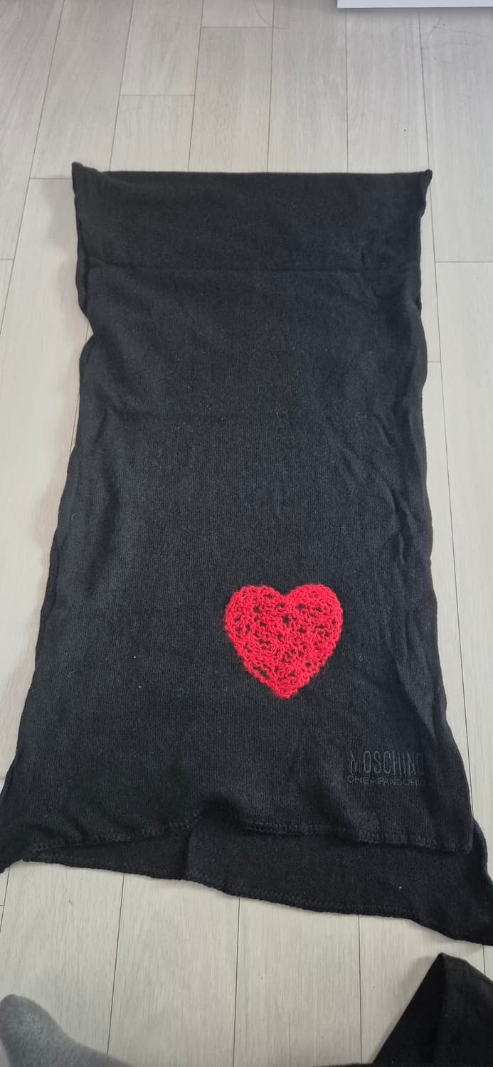 모스키노 목도리 상품이미지1