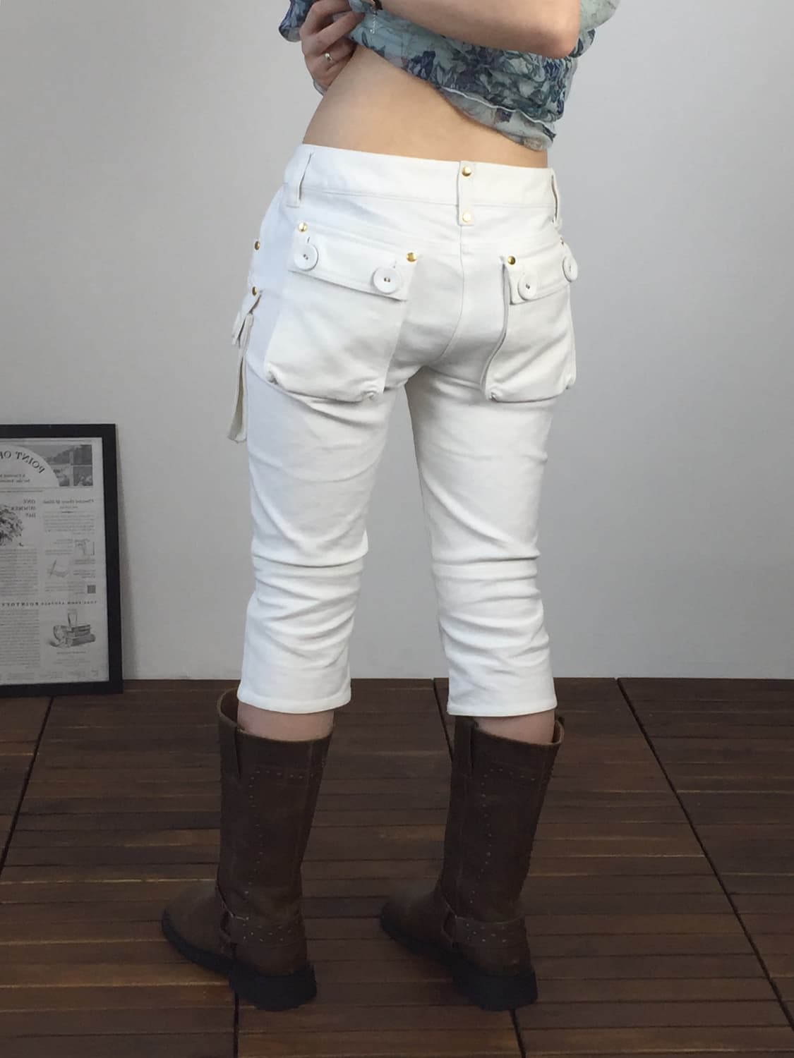 'Chocolate' White Capri Pants 상품이미지3