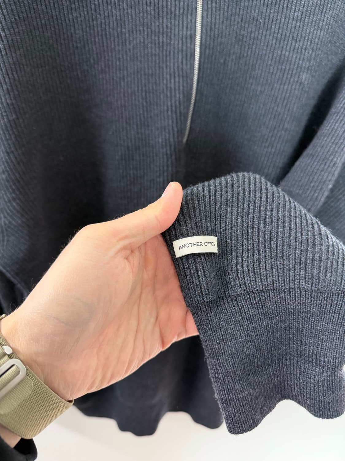 어나더오피스 어나더오피스니트 하프집업니트 어나더오피스볼륨 상품이미지3