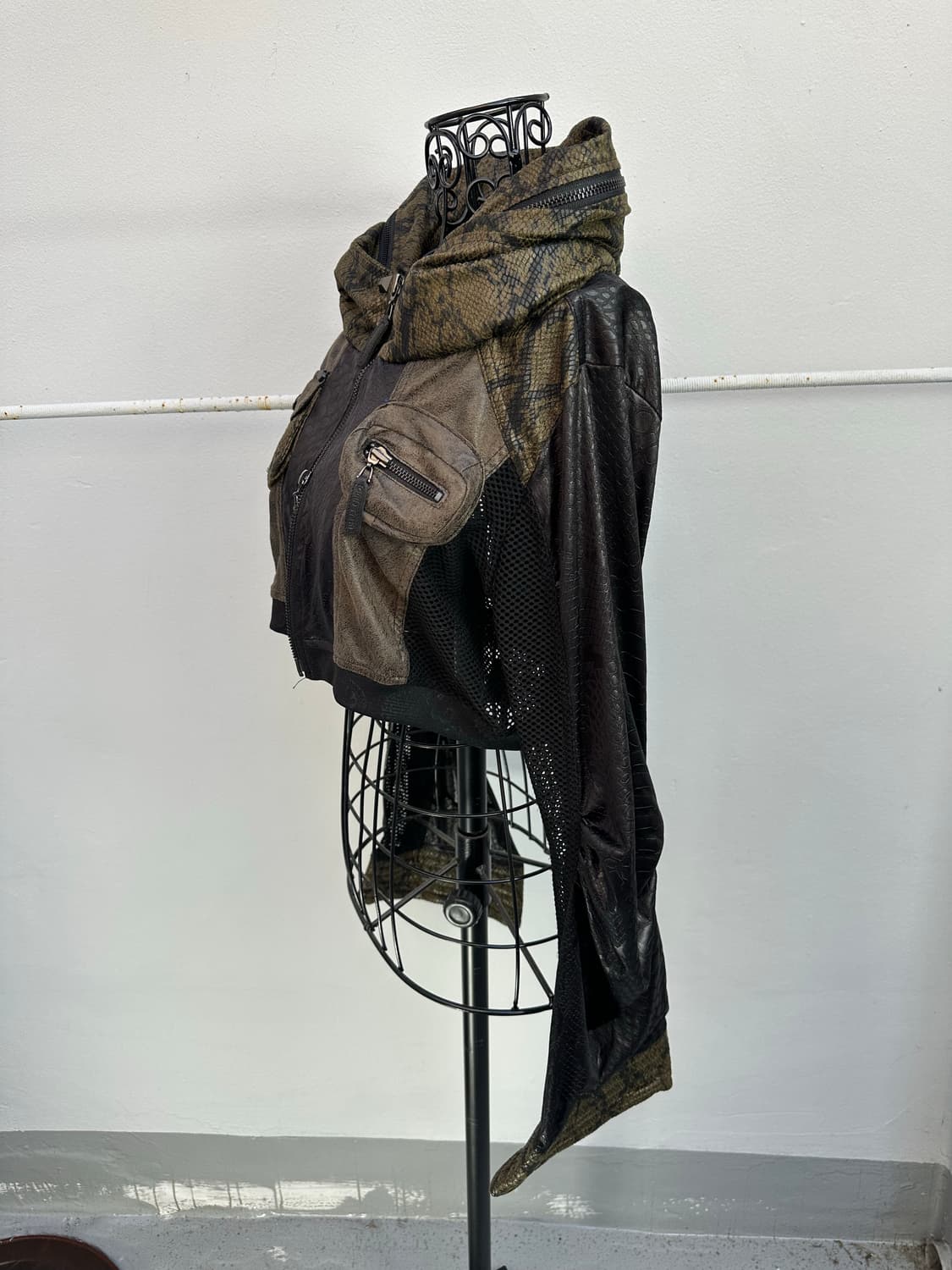 Qutie Frash 파이톤 크롭자켓 상품이미지6