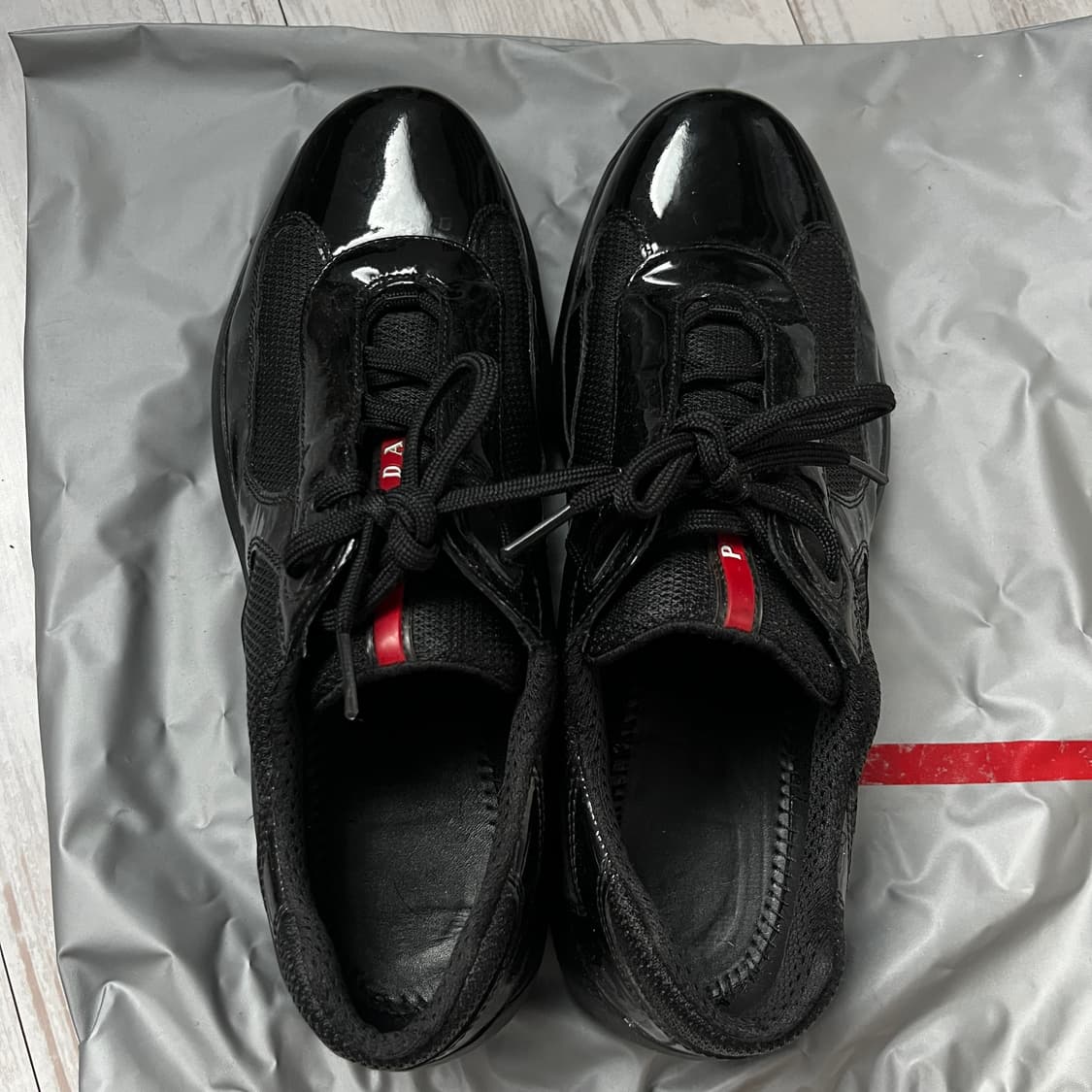 프라다 아메리카컵 블랙(유광) 빈티지 UK8 270 상품이미지3