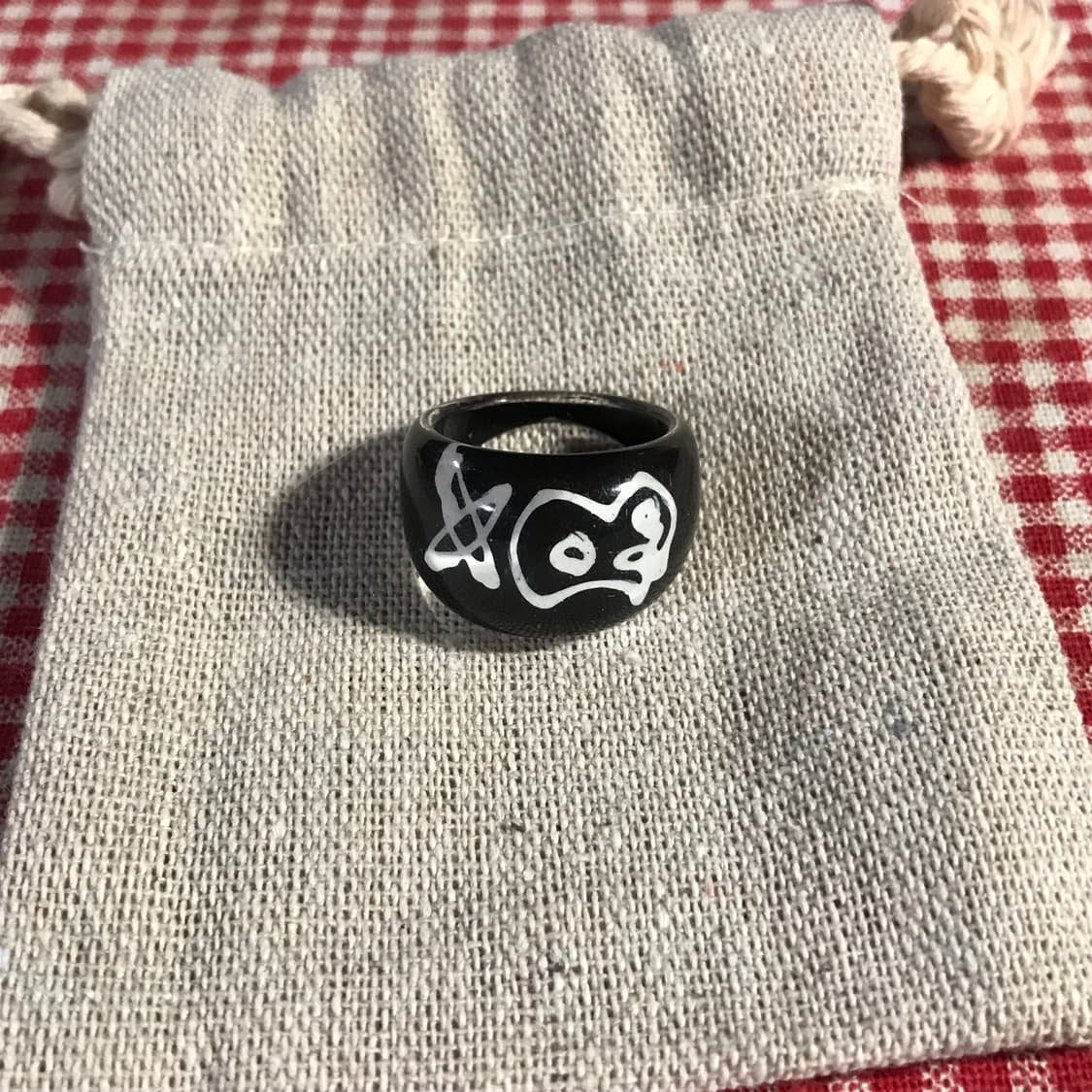 재팬 빈티지 아크릴 블랙 스케치 반지 상품이미지1