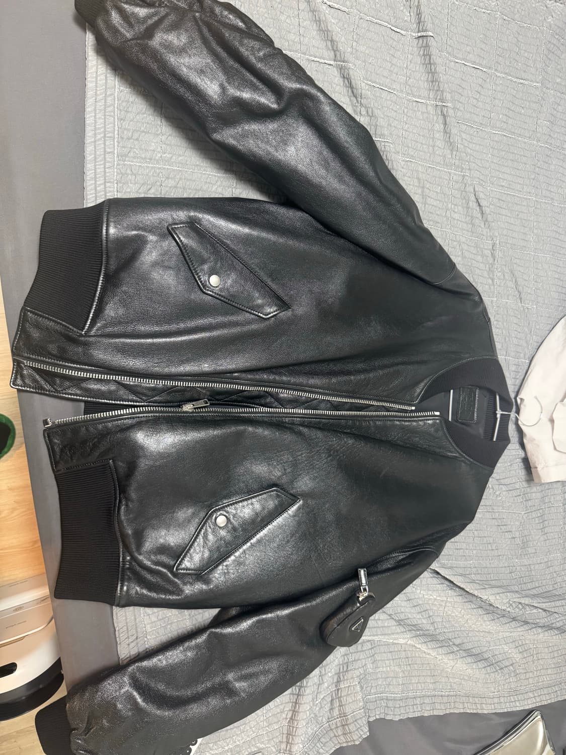 프라다 레더 봄버 52 상품이미지2