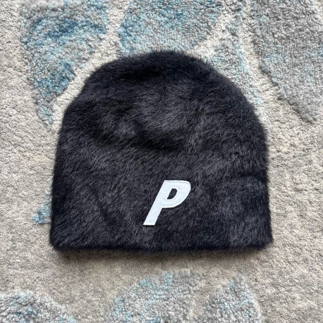 팔라스 퍼 P 로고 비니 블랙 상품이미지1