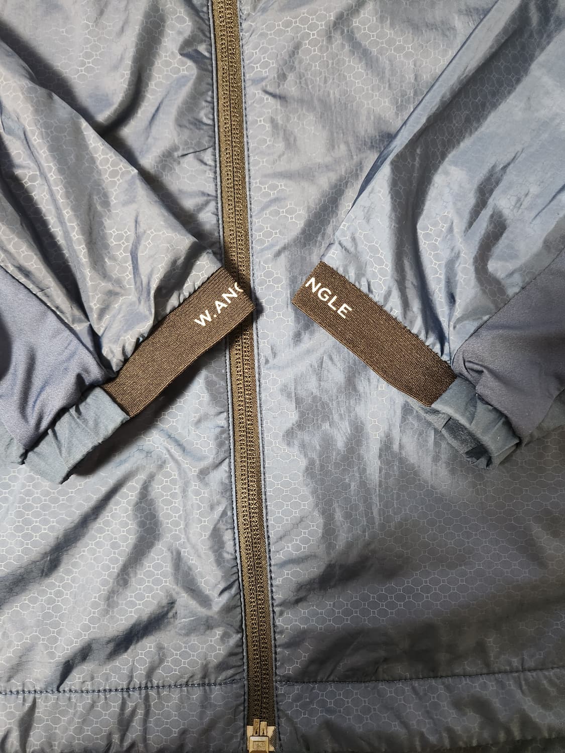 와이드앵글 골프 경량 네이비 바람막이 사이즈105

어깨 로고 닳음(사진 상품이미지7