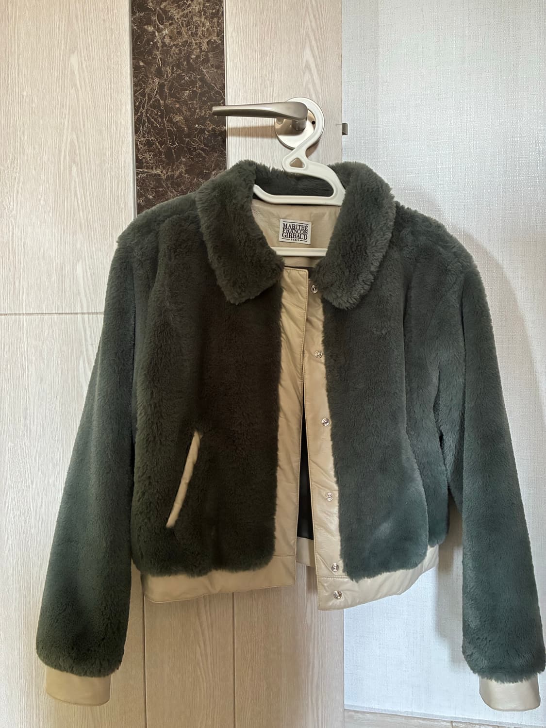 마리떼 프랑소와 저버 퍼 카라 숏 자켓 OS 상품이미지5