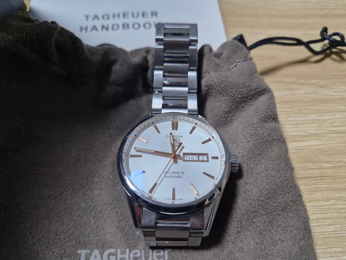 태그호이어 까레라 데이데이트 화이트 골드 오버홀 완료 상품이미지2