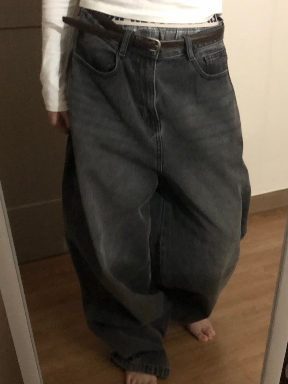 낫포너드 워싱 커브드 데님팬츠 그레이 상품이미지1