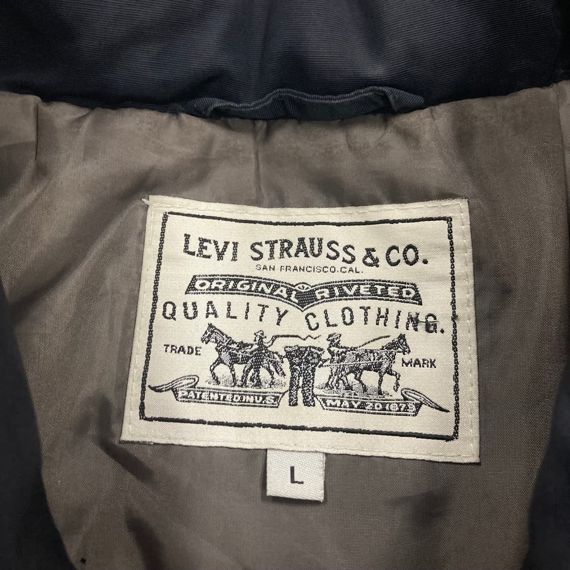 리바이스 네이비 컬러 멀티 포켓 필드 자켓 상품이미지3