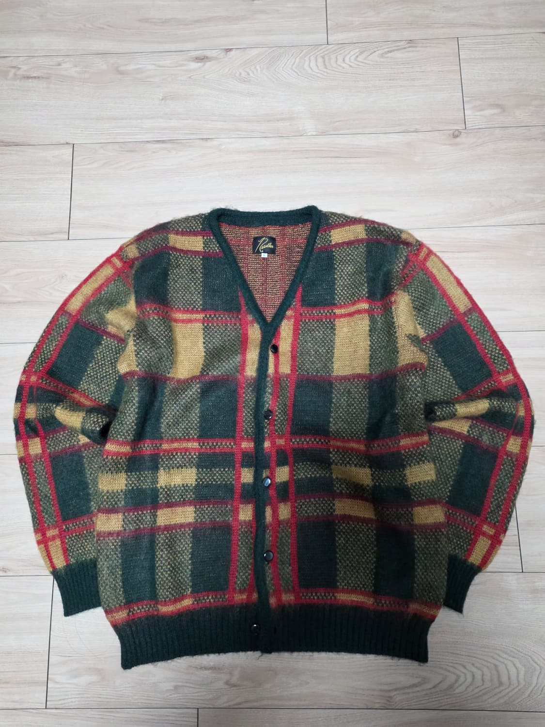 [L] 니들스 타탄 체크 모헤어 가디건 팝니다 상품이미지1