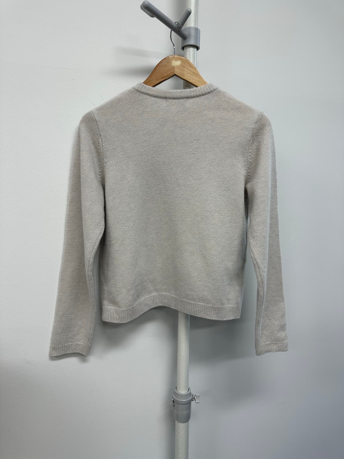 마가렛호웰 버튼 디자인 울 캐시미어 니트 상품이미지5