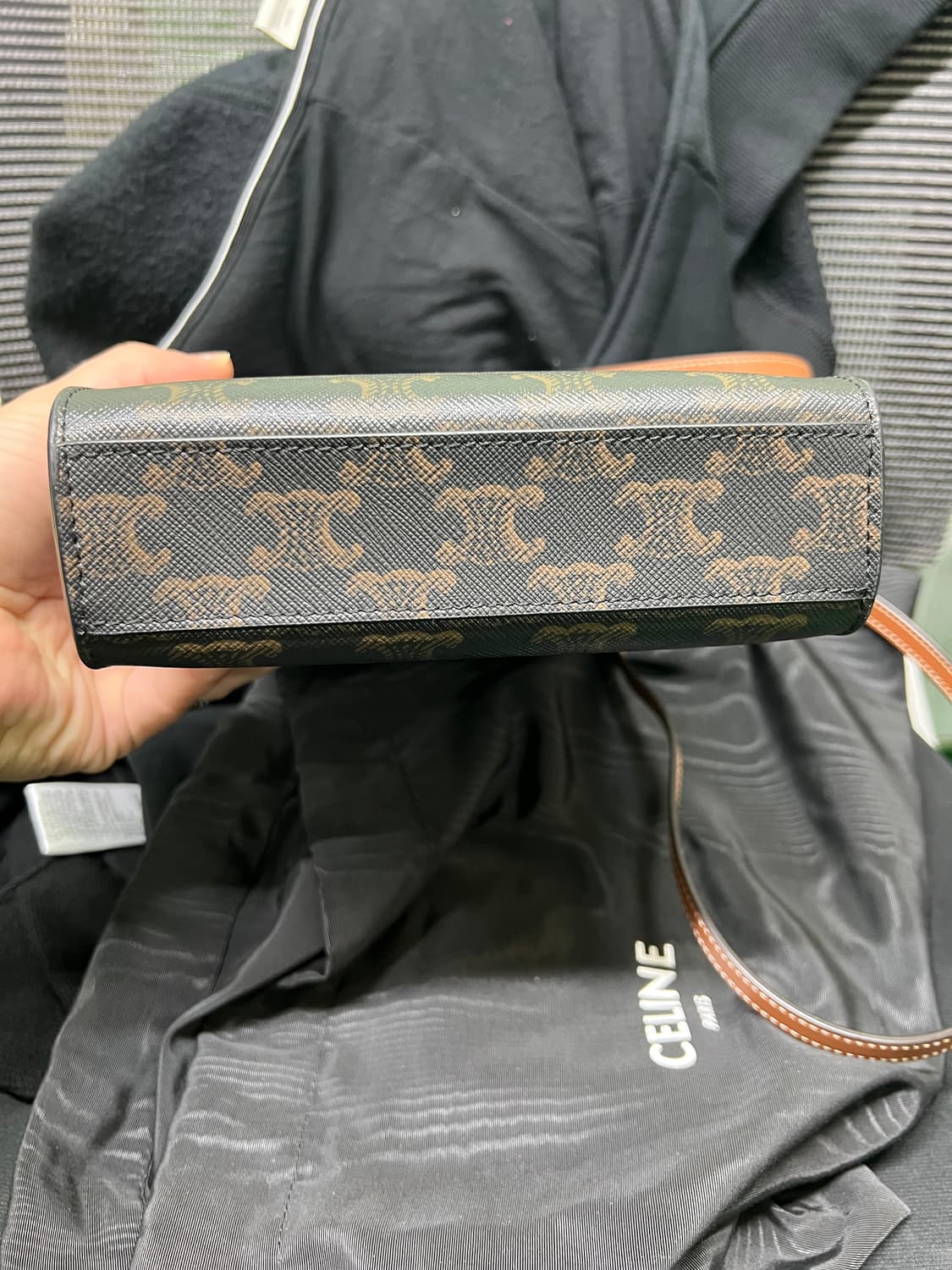 셀린느 카바스 트리옹프 버티컬 미니백 크로스백 상품이미지7