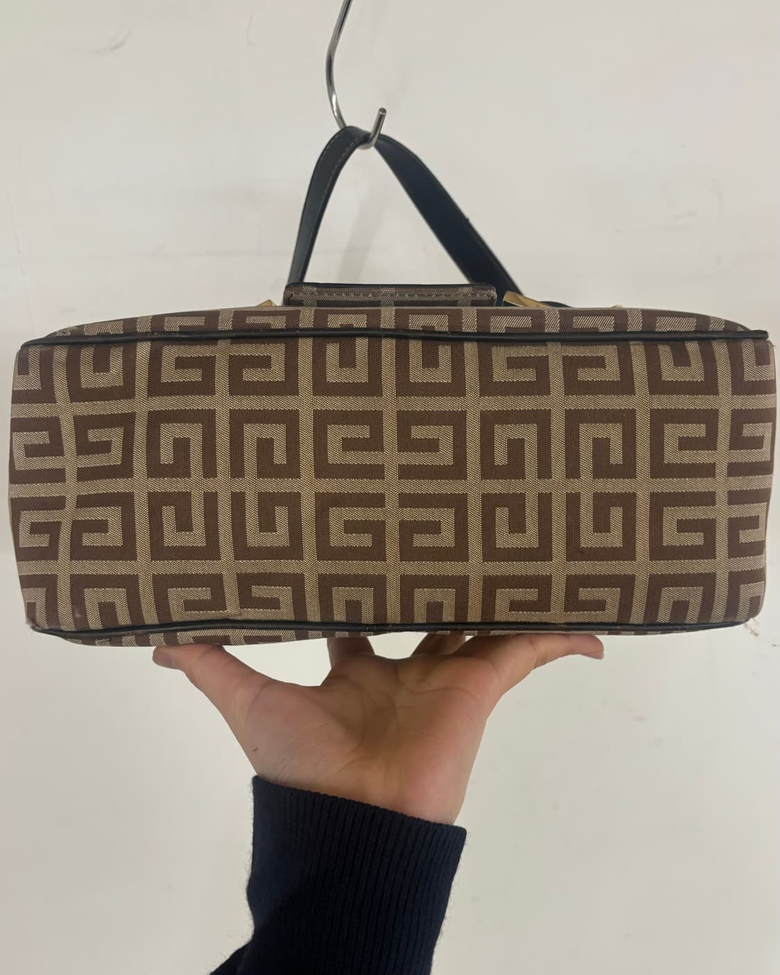 지방시 시그니처 4G 캔버스 가죽 플랩 숄더백 상품이미지6