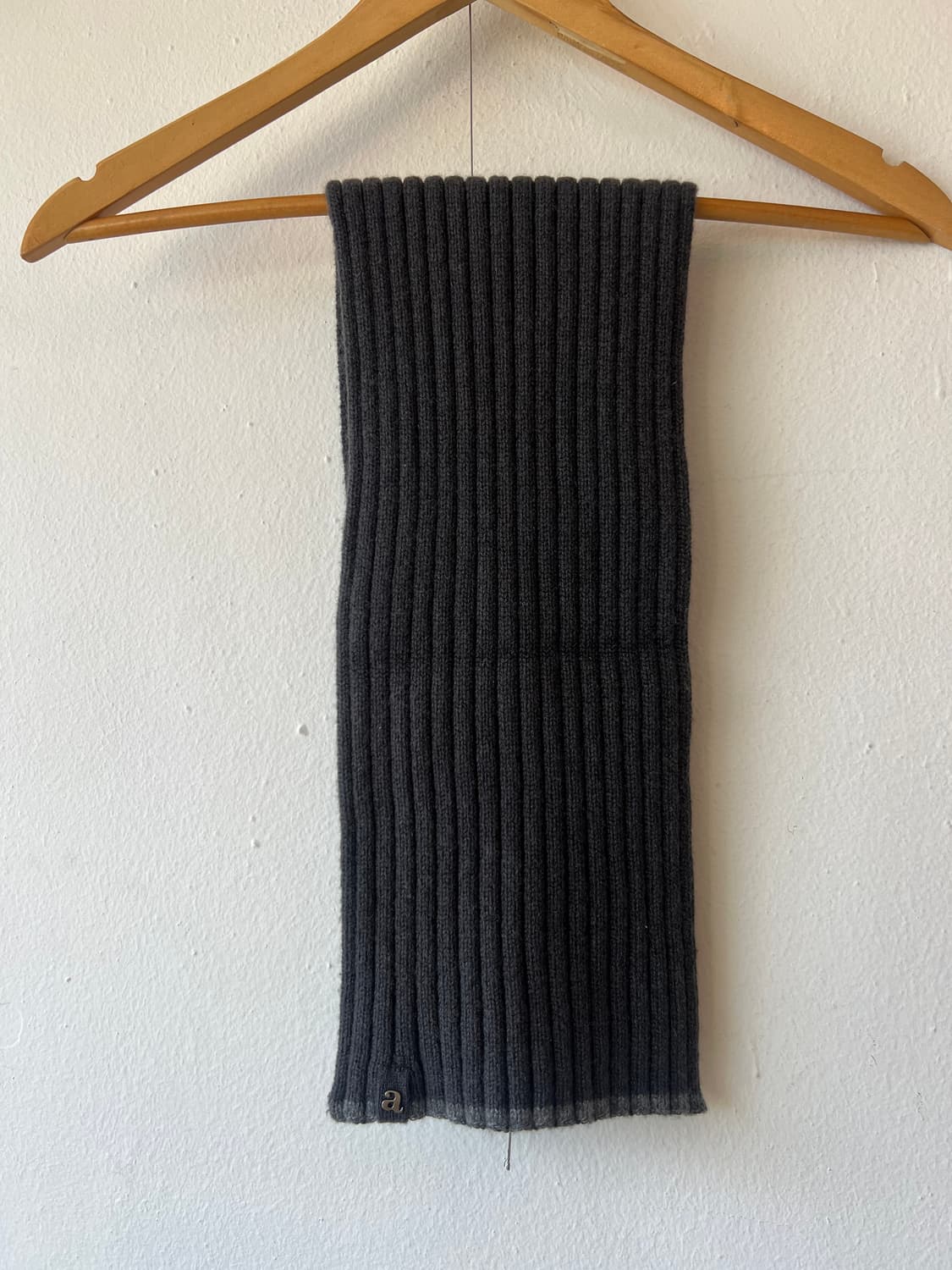 아떼 athe 바네사브루노 차콜그레이 울캐시미어 넥워머 쁘띠머플러 상품이미지5