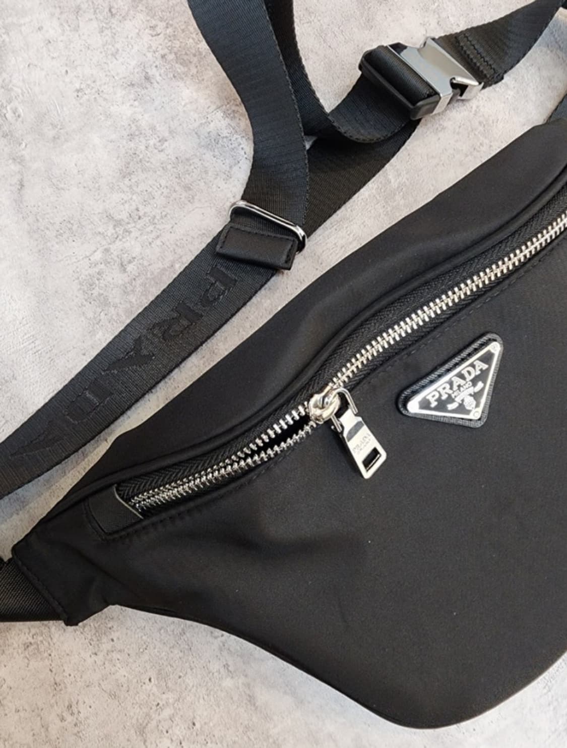 프라다뷰티  힙색 벨트백 상품이미지6
