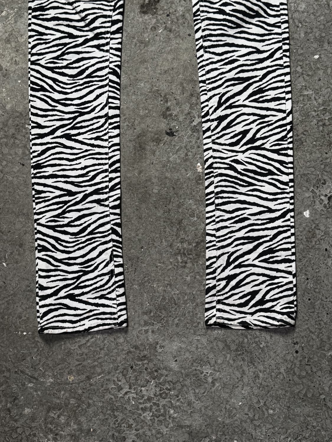 APRIL77 – Zebra Skinny Pants 상품이미지9