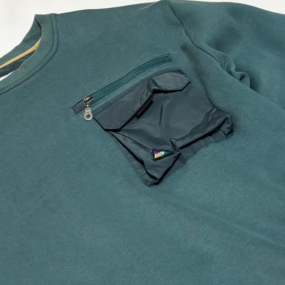 허쉬파피 유틸리티 포켓 맨투맨 상품이미지2