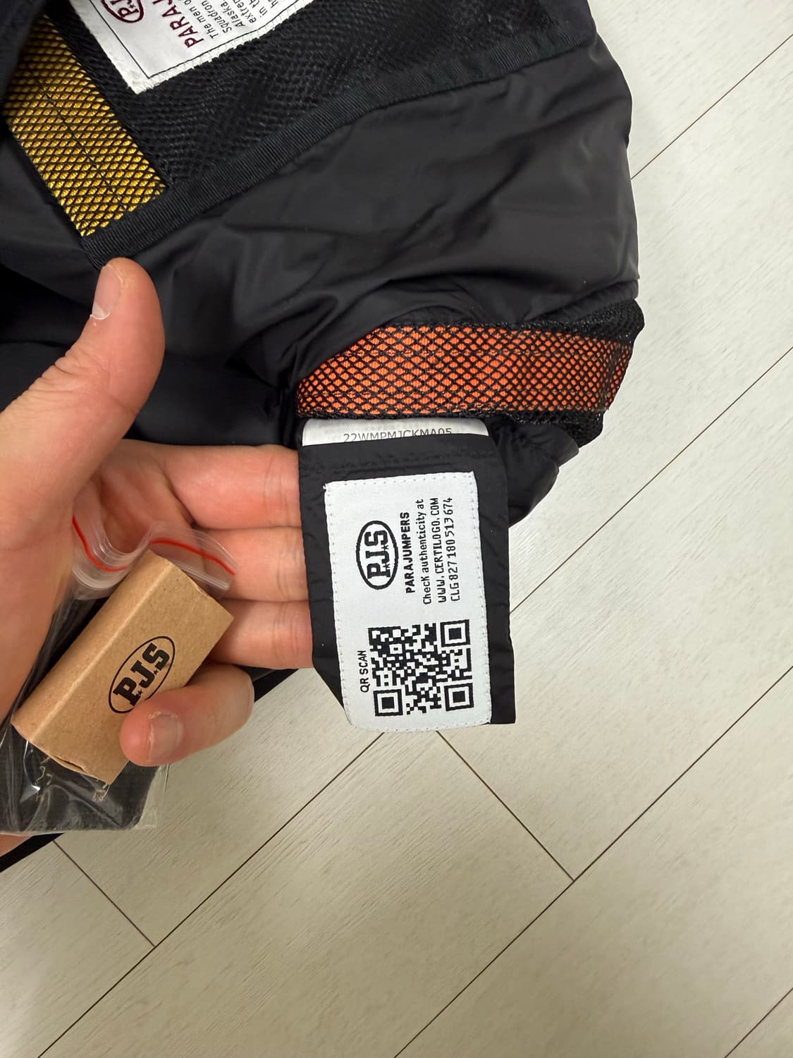 파라점퍼스 패딩 조끼  L 사이즈  상태 목부분 보셔도 오염없이 완전 좋 상품이미지4