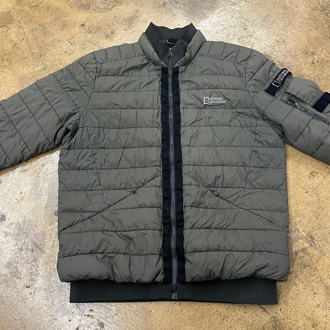 [정품/XL] 내셔널지오그래픽 패딩 점퍼 카키 b10 상품이미지3