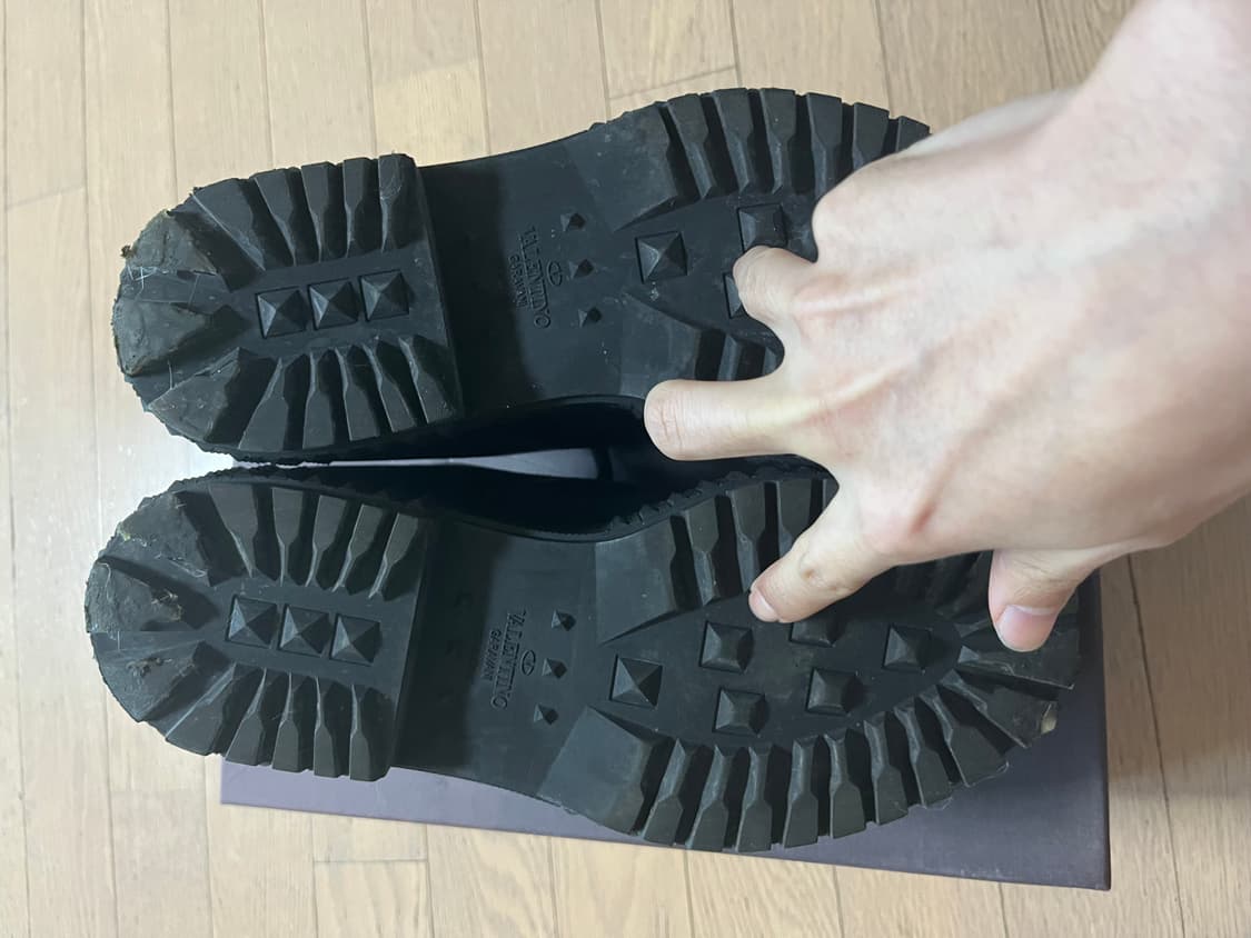 발렌티노 블랙 레더 스터드 더비 슈즈 상품이미지4