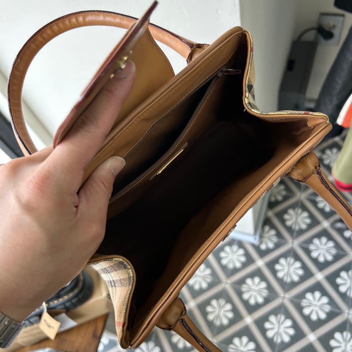 올드 버버리 노바 체크 핸드백 상품이미지6