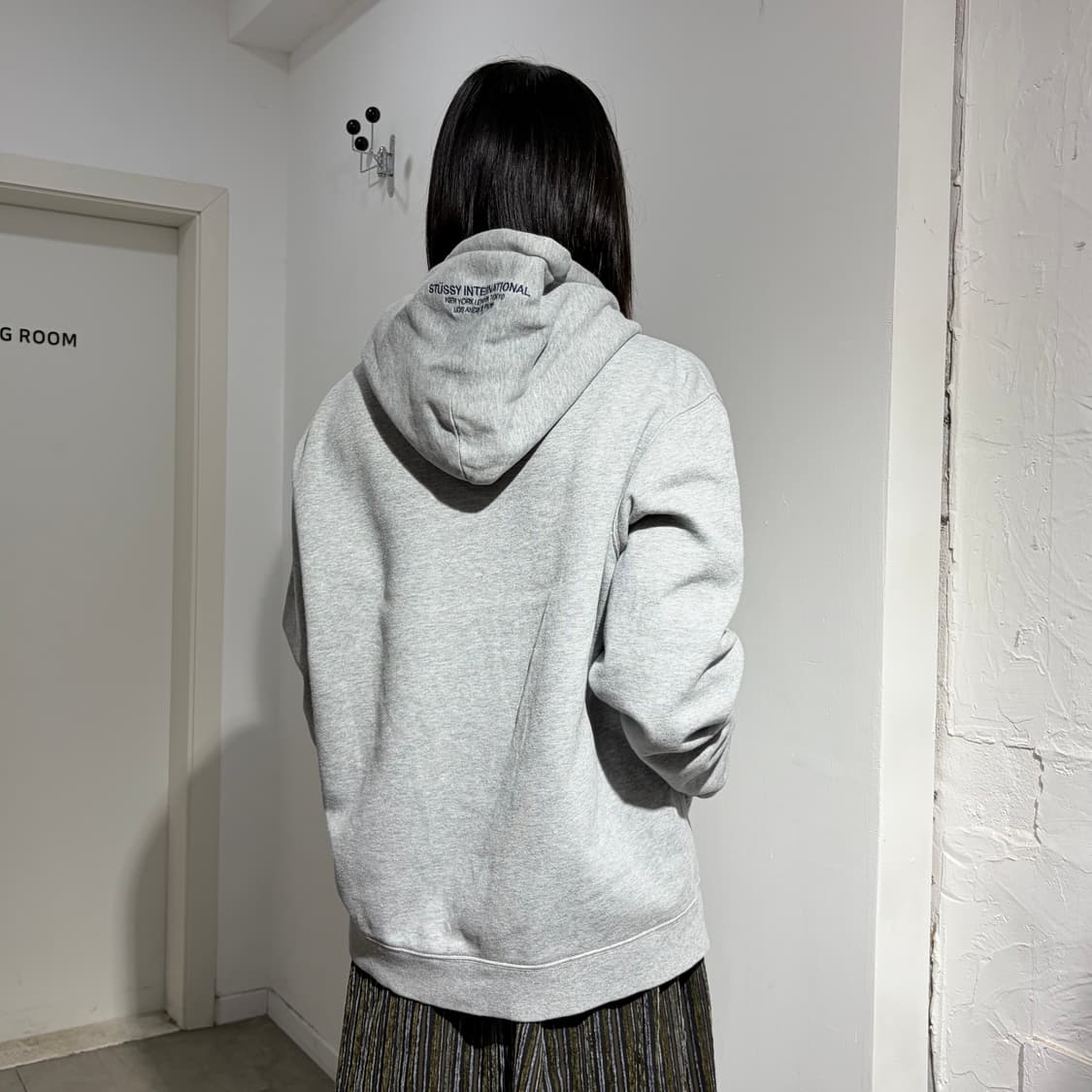 스투시 로고 자수후드티 상품이미지4