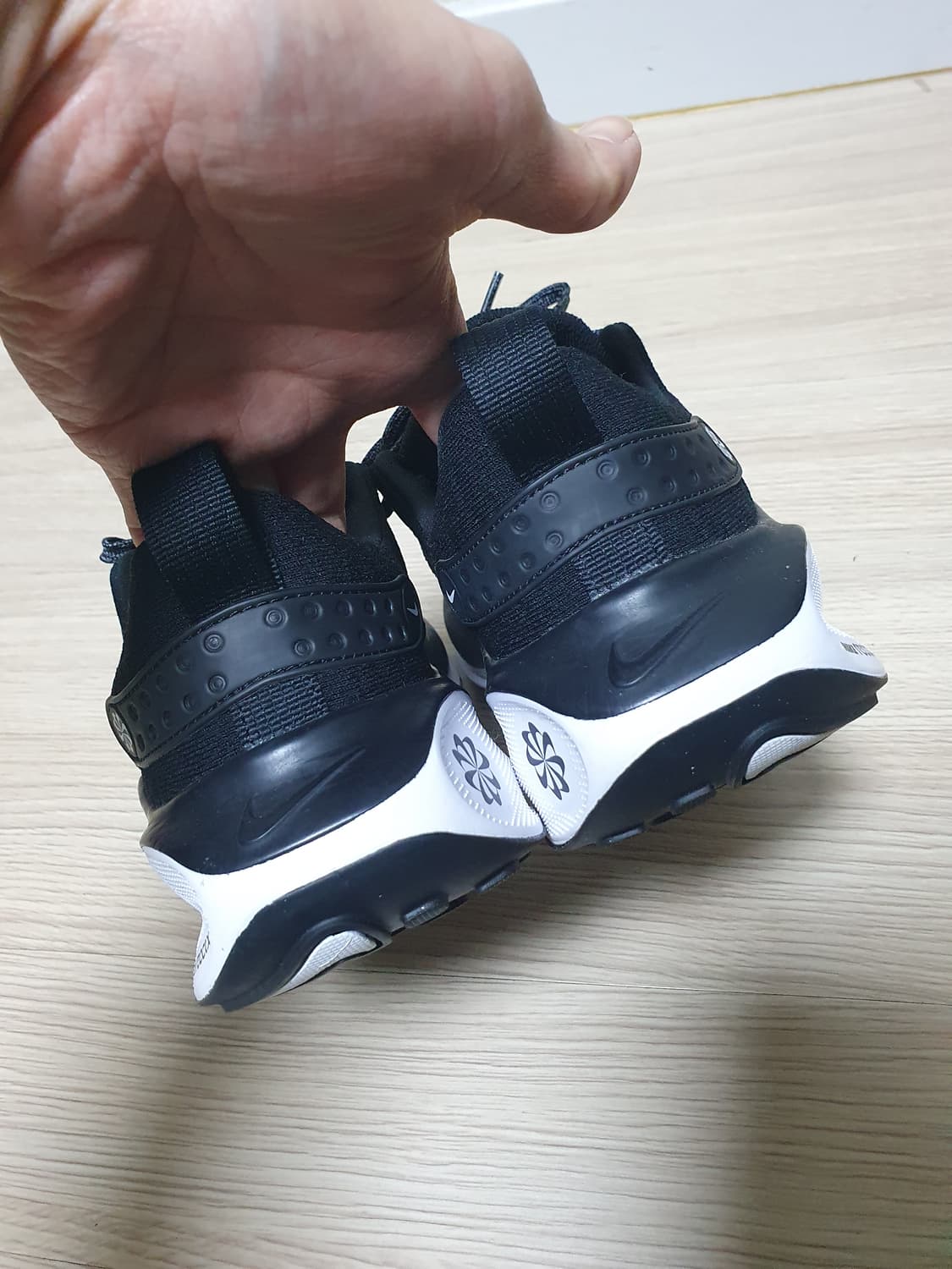 나이키 인피니티 런 4 러닝화 255 상품이미지6