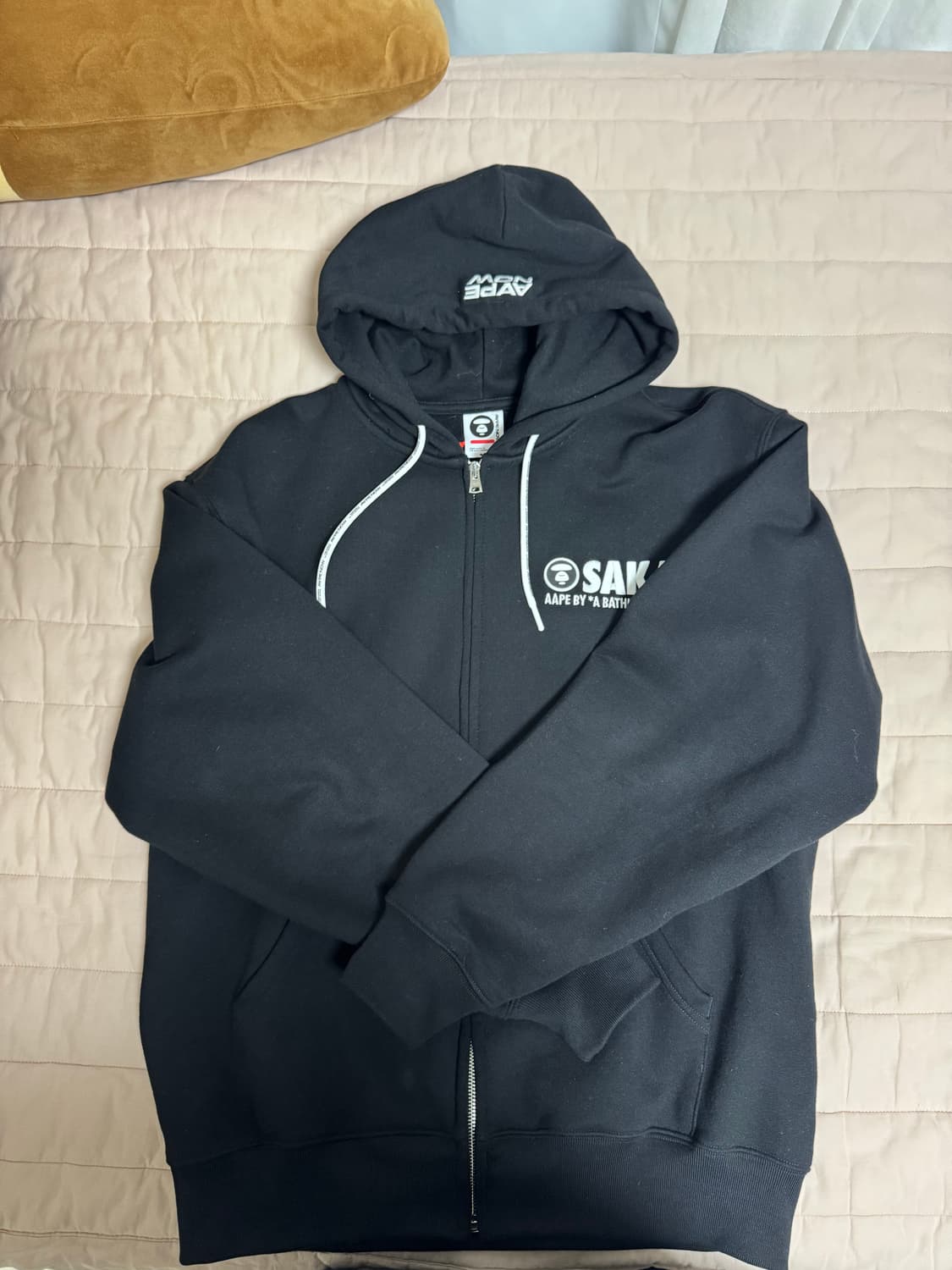 에이프 오사카 후드집업 상품이미지2