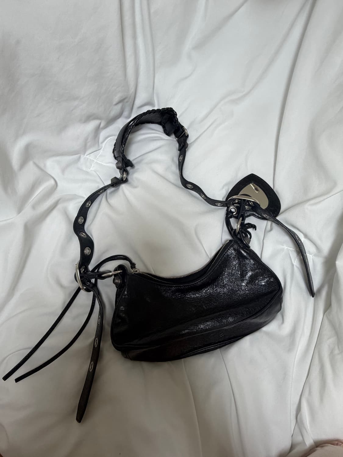 발렌시아가 아레나 램스킨 르카골 xs 숄더백 블랙 상품이미지5