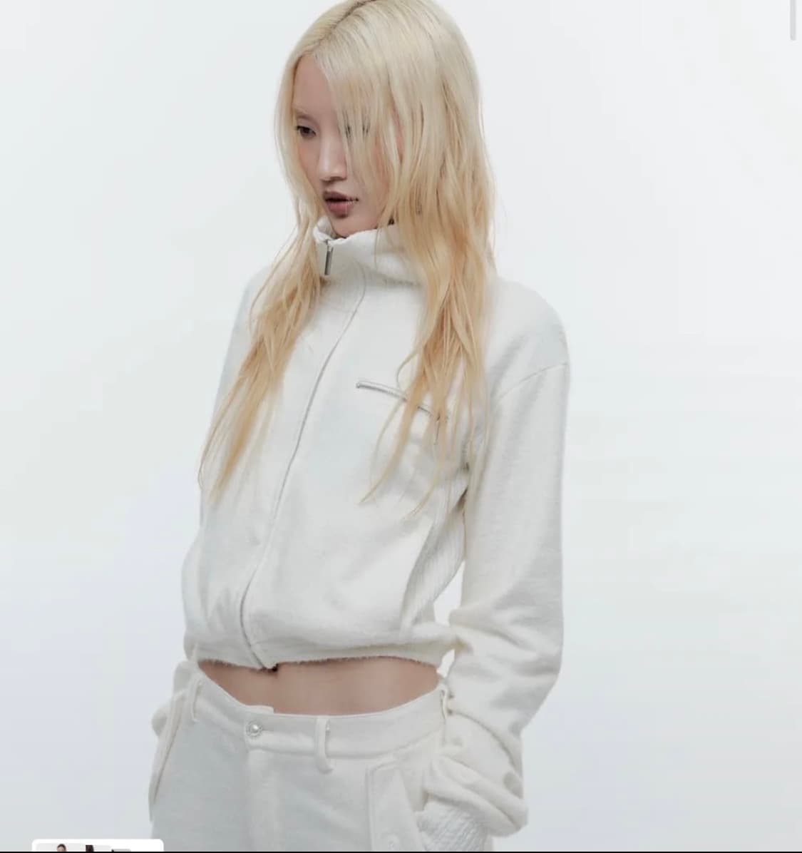 웻테그 하이넥 니트집업 화이트 상품이미지1