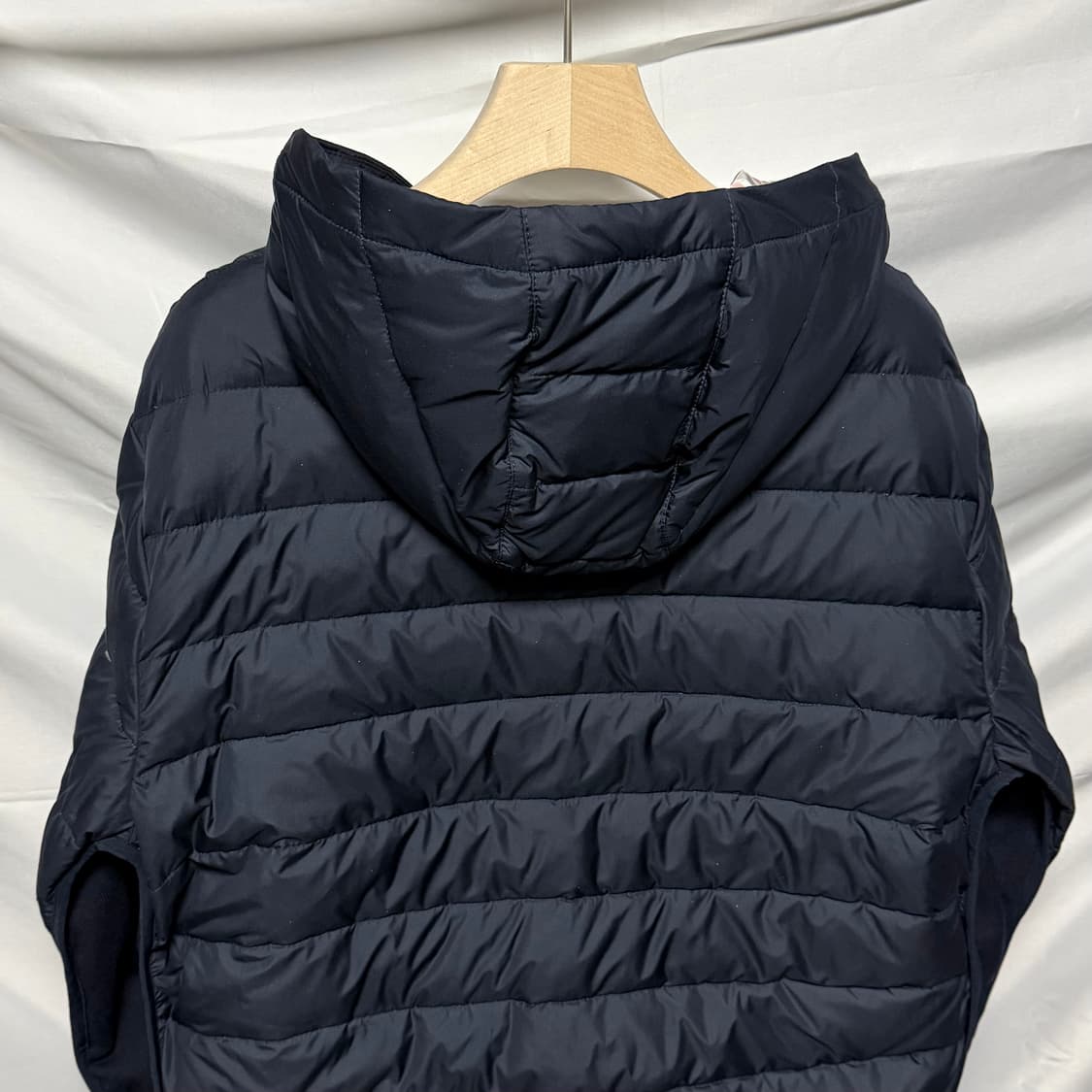 [S+급/3] 톰브라운 후드 경량패딩 네이비 상품이미지5