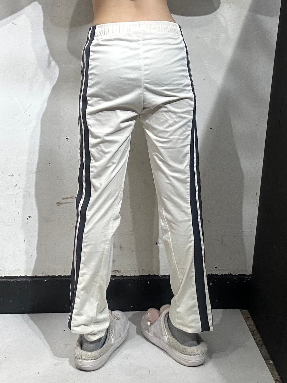 아디다스 화이트 블랙 삼선 스몰 로고 트레이닝 팬츠 추리닝 바지 XS 상품이미지3