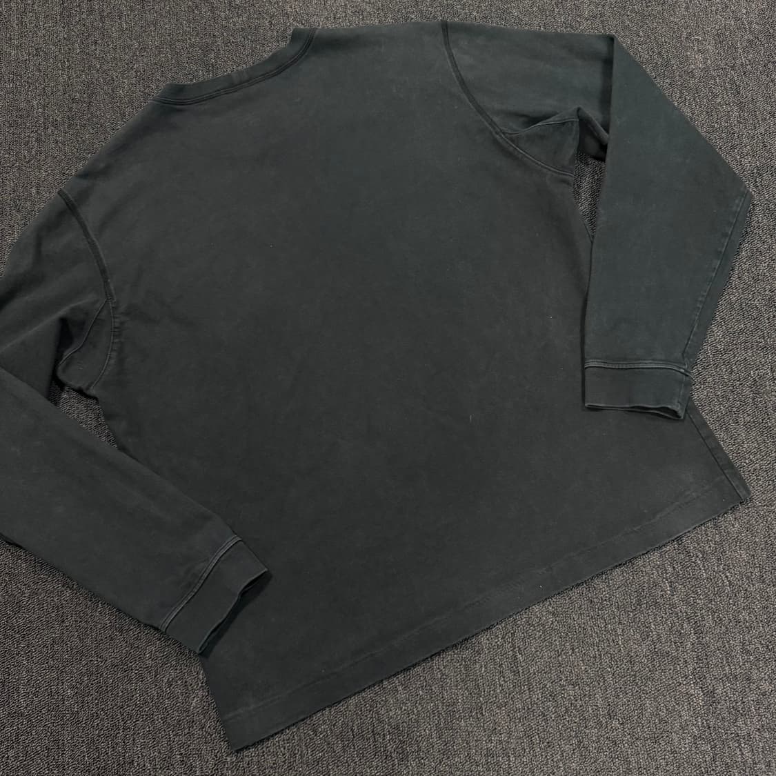 스톤아일랜드 와펜 롱슬리브 블랙 상품이미지6