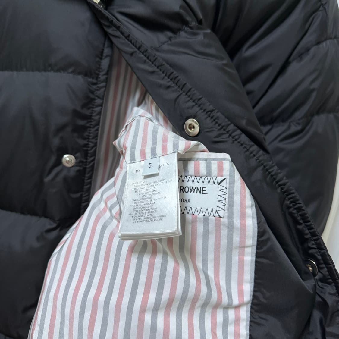 톰브라운 사선완장 후드 숏패딩
5사이즈 상품이미지5