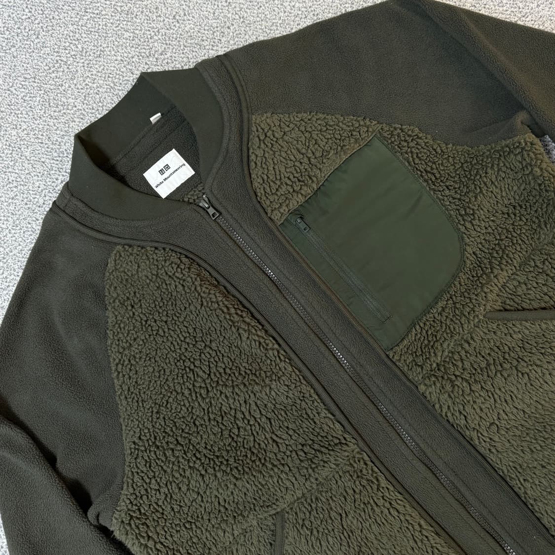 유니클로 x 화이트마운티어링 카키 후리스 자켓 L 상품이미지4