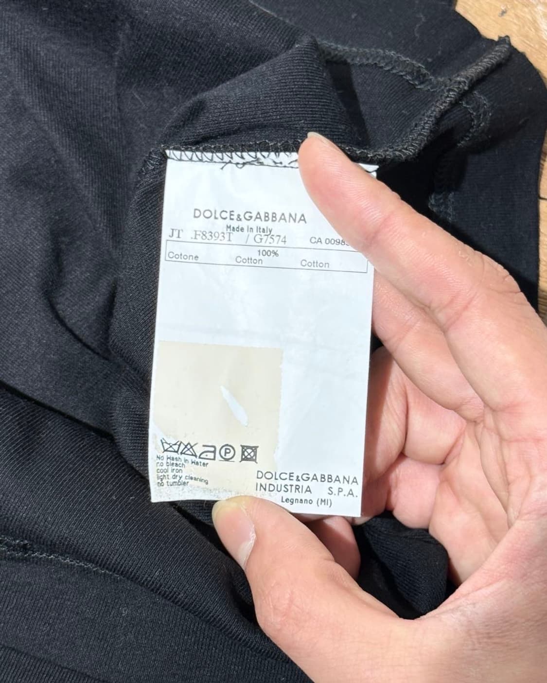 돌체앤가바나 블랙 브이넥 슬리브리스 상품이미지8