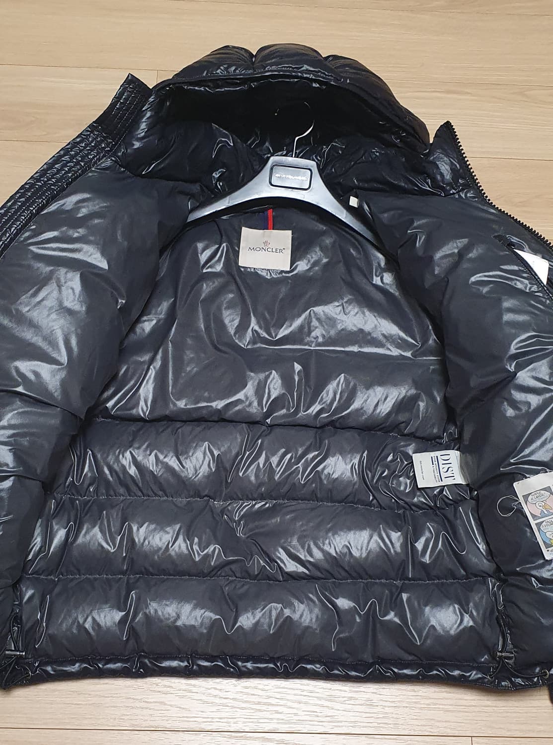 매장판)몽클레어 21FW 마야 유광 패딩(블랙,2) 상품이미지4