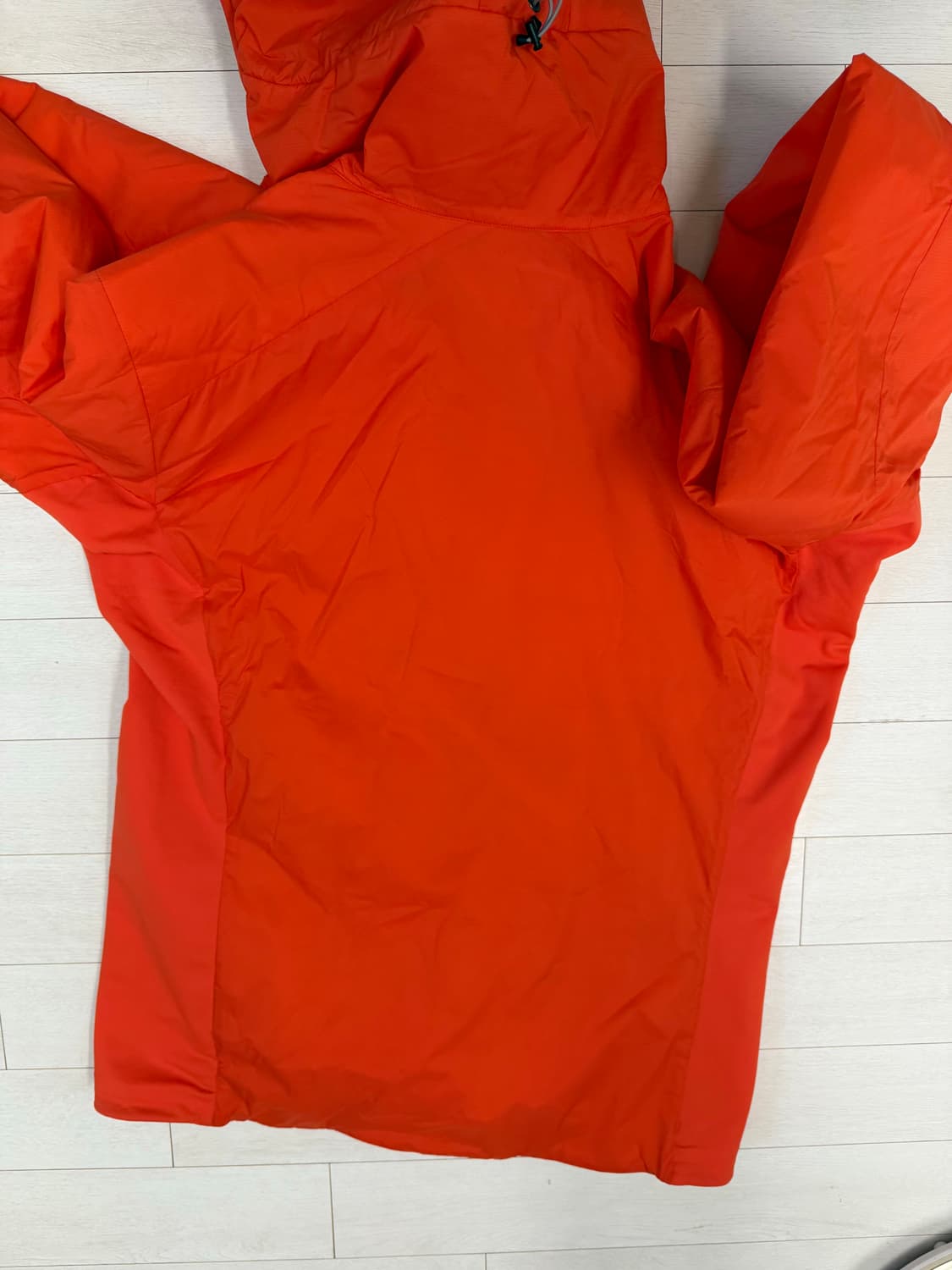 아크테릭스 아톰 L 사이즈 상태 최상상상 방금 찍었고 찍고나서는 절대 안 상품이미지10