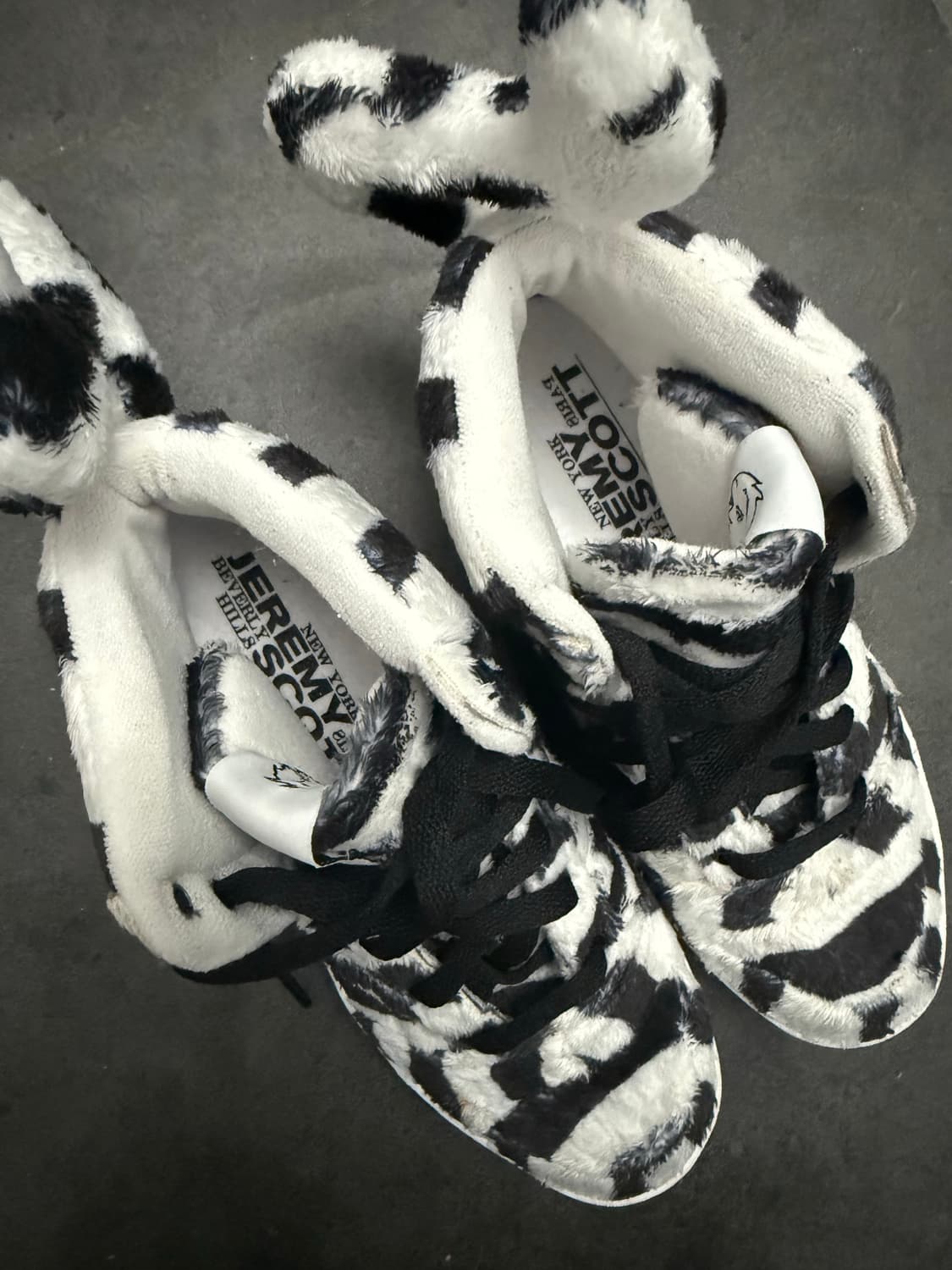 Adidas jeremy scott fur sneakers  상품이미지3