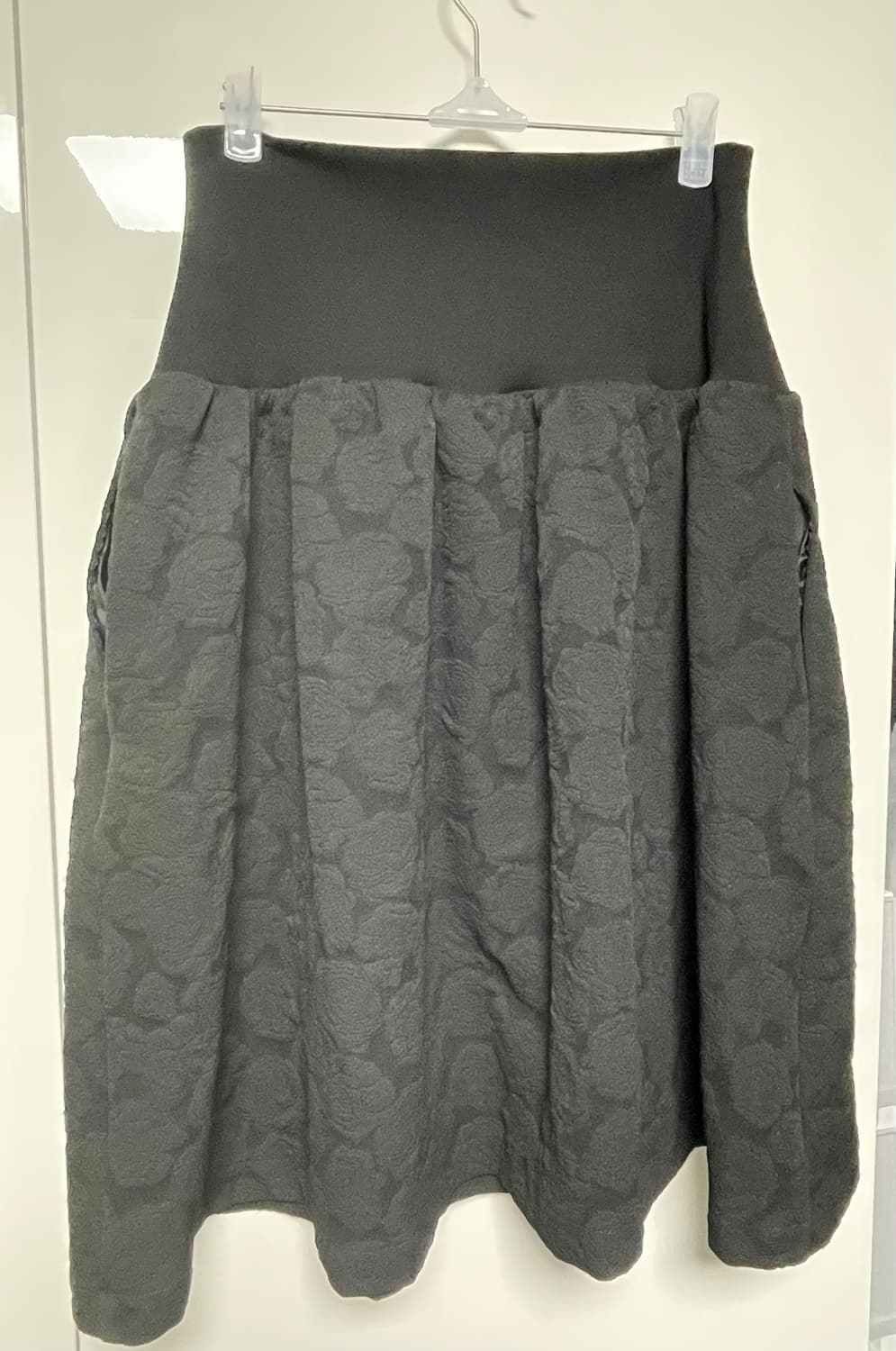 아모르샤이 BANDING MIDI SKIRT JACQUARD BLACK 상품이미지8
