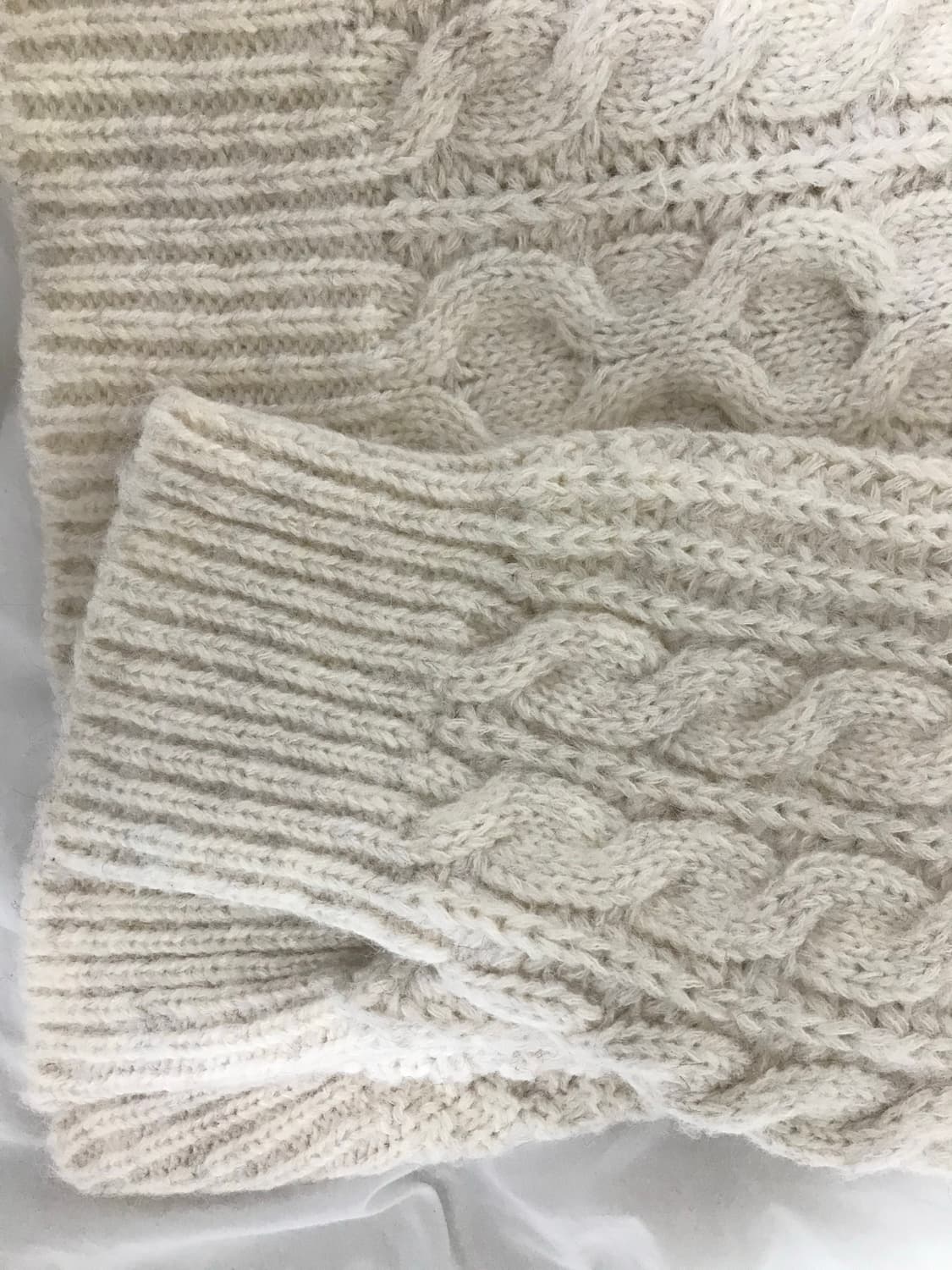 루즈핏 꽈배기 니트 상품이미지2