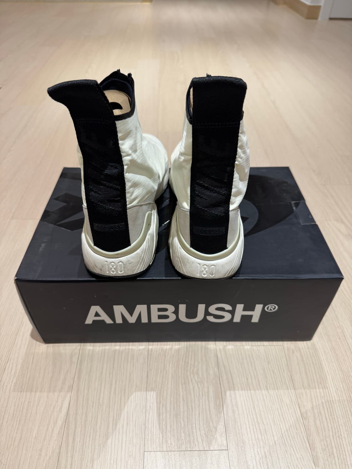 나이키 에어맥스x앰부쉬 180 하이 270 화이트 상품이미지3