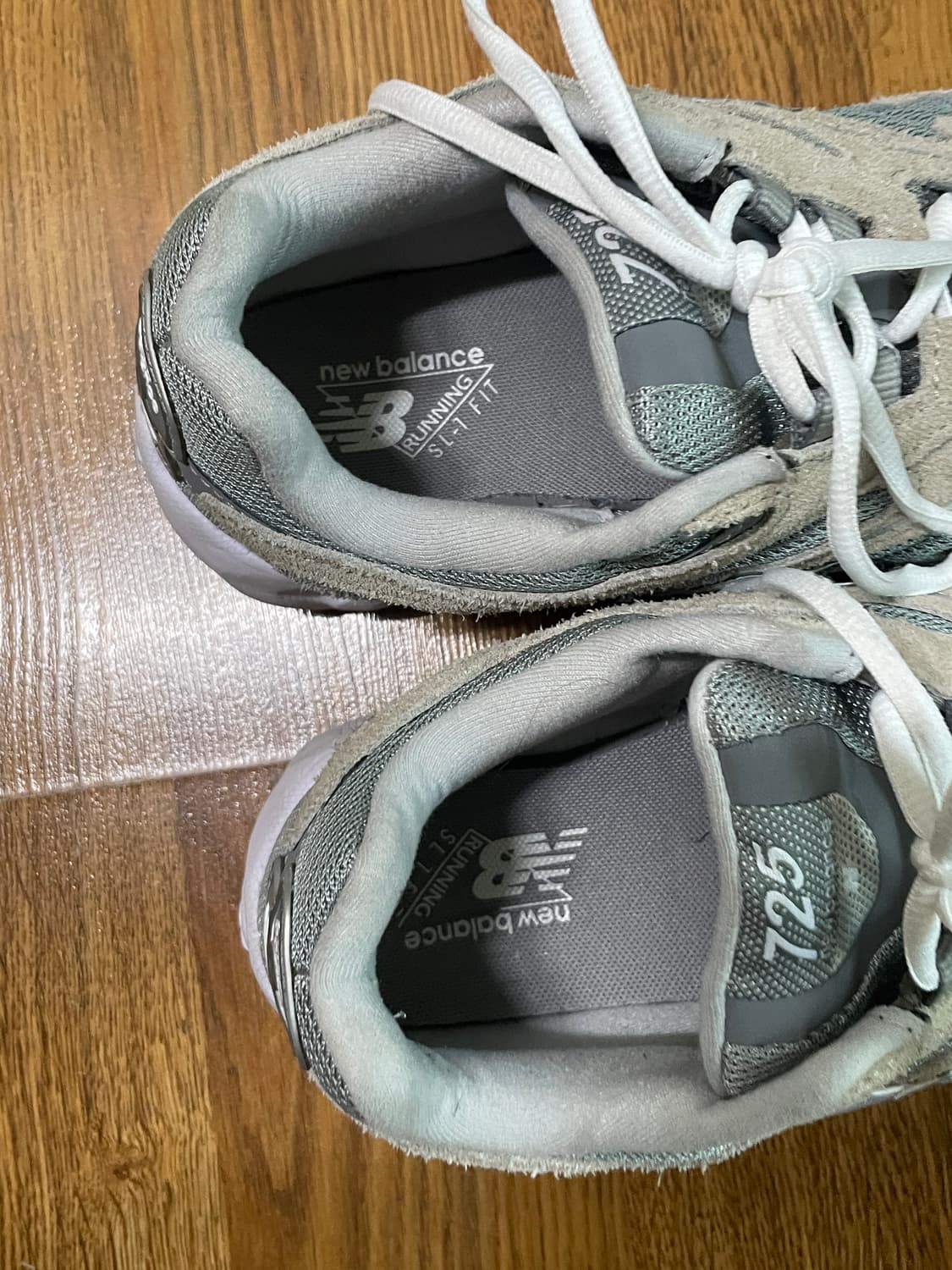 뉴발란스 725 그레이 235 상품이미지4