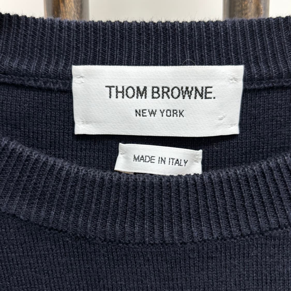 [2]톰브라운 사선완장 밀리노스티치 금장 니트 상품이미지3